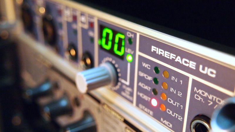 きめ細かい音のオーディオインターフェイス。RME FireFace UC 