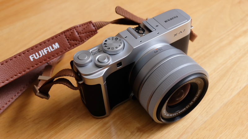 FUJIFILM X-A7 シルバー カメラ-